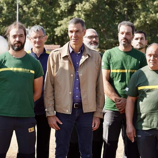 Campillo / ICAL . El presidente del Gobierno, Pedro Sánchez, visita la base de la Brigada de Refuerzo en Incendios Forestales, Brif, de Tabuyo del Monte (León) | 