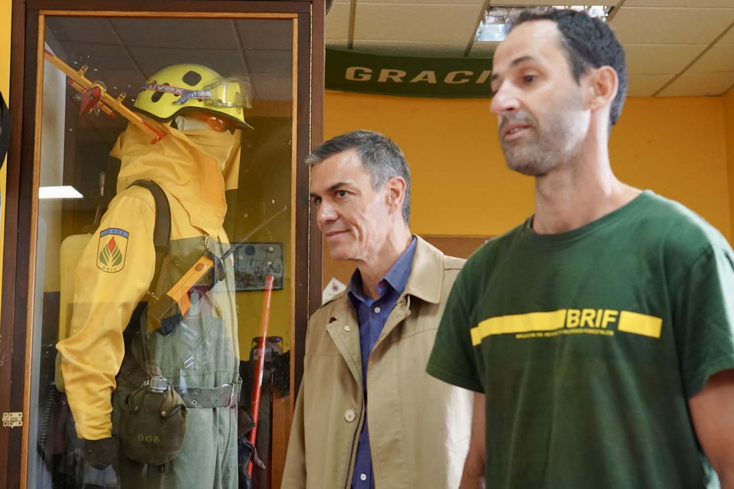 Pedro Sánchez visita la base de BRIF Tabuyo en León (4)