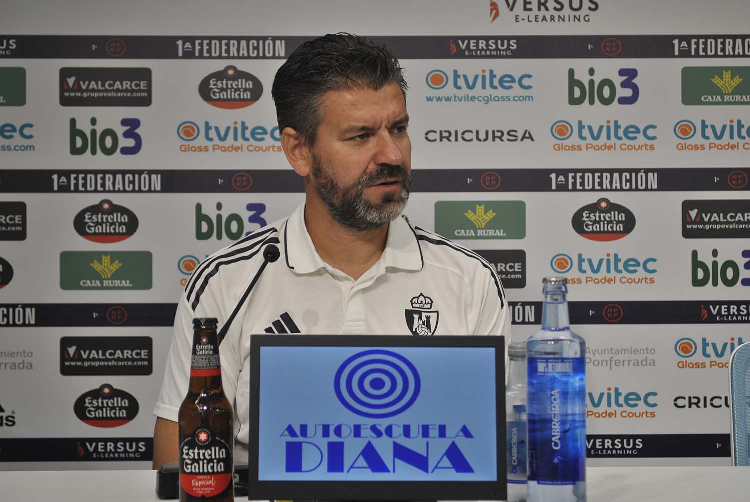 Fernando Estévez, entrenador de la Deportiva Ponferradina
