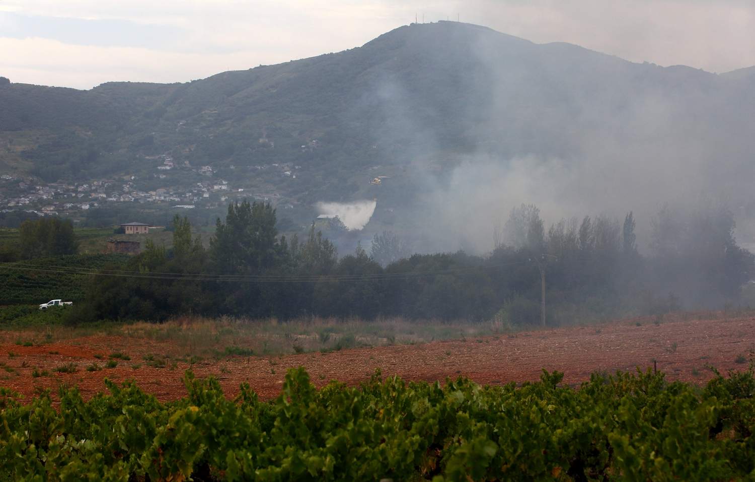 Incendio en Villafranca del Bierzo | Foto: César Hornija, ICAL Incendio en Villafranca del Bierzo | Foto: César Hornija, ICAL