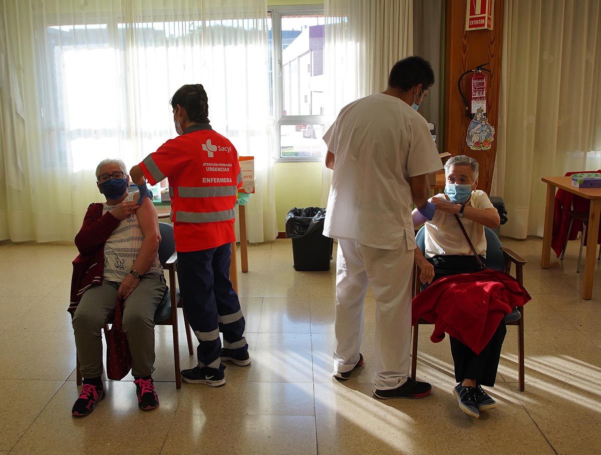 Inicio de la administración de las terceras dosis de la vacuna contra el COVID-19