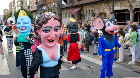 Desfile de carrozas de las Fiestas de la Encina Dani Merino (4)