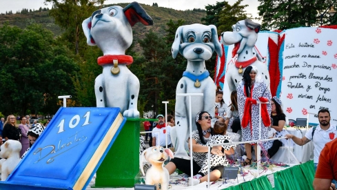 Desfile de carrozas de las Fiestas de la Encina Dani Merino (25)