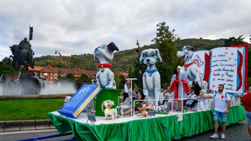Desfile de carrozas de las Fiestas de la Encina Dani Merino (27)