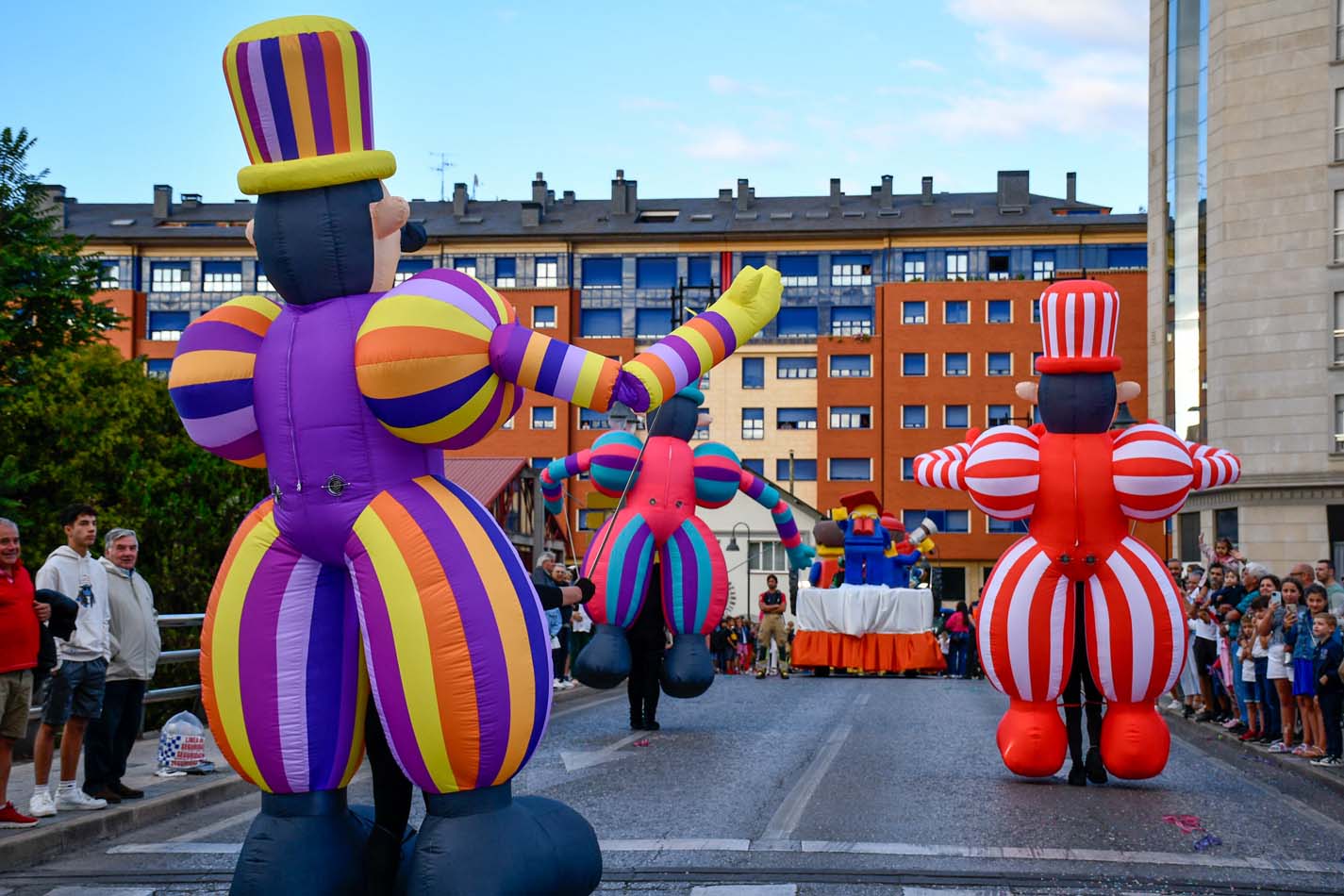 Desfile de carrozas de las Fiestas de la Encina Dani Merino (56)