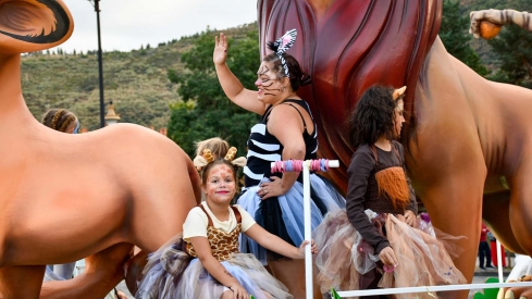 Desfile de carrozas de las Fiestas de la Encina Dani Merino (72)