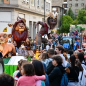 Desfile de carrozas de las Fiestas de la Encina | Foto: Dani Merino, InfoBierzo Desfile de carrozas de las Fiestas de la Encina | Foto: Dani Merino, InfoBierzo