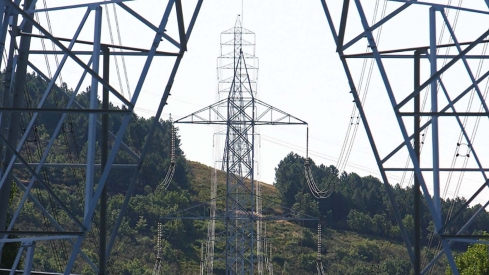 Los nuevos mapas de capacidad revelan la saturación de la red de distribución eléctrica del 83% y la necesidad de inversión urgente