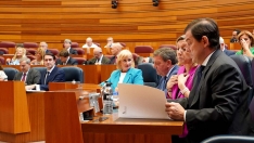 Mañueco respalda a Quiñones en el Pleno de la Junta de Castilla y León. Miriam Chacón / ICAL.  
