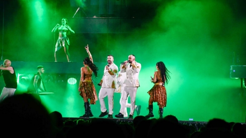 Actuación de la orquesta Panorama en las Fiestas de la Encina (1)