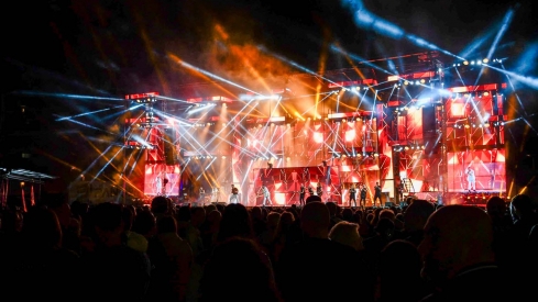 Actuación de la orquesta Panorama en las Fiestas de la Encina (4)