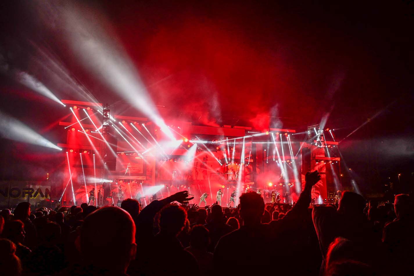 Actuación de la orquesta Panorama en las Fiestas de la Encina (51)