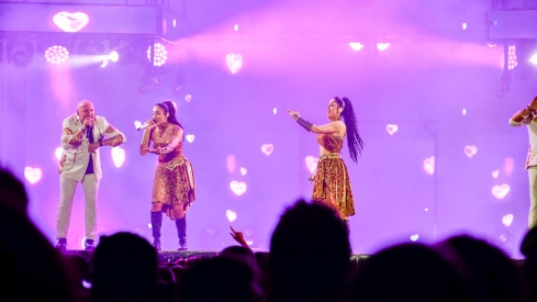 Actuación de la orquesta Panorama en las Fiestas de la Encina (56)