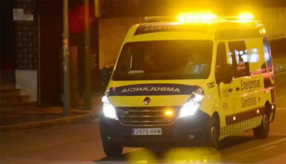 Ambulancia | Heridos tres varones y un menor en un accidente entre tres turismos en la VA-113, a las afueras de Valladolid