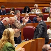 El procurador de Vox Miguel Suárez Arca tras su intervención en el Pleno de las Cortes | Foto: Miriam Chacón, ICAL 