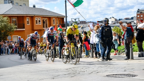 La Vuelta Ciclista a su paso por Ponferrada (24)