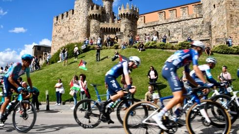 La Vuelta Ciclista a su paso por Ponferrada (35)