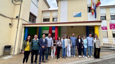 Repuebla Corullón. La familia, formada por Andrés y Lizeth, su hija Lauren y la abuela María Eugenia