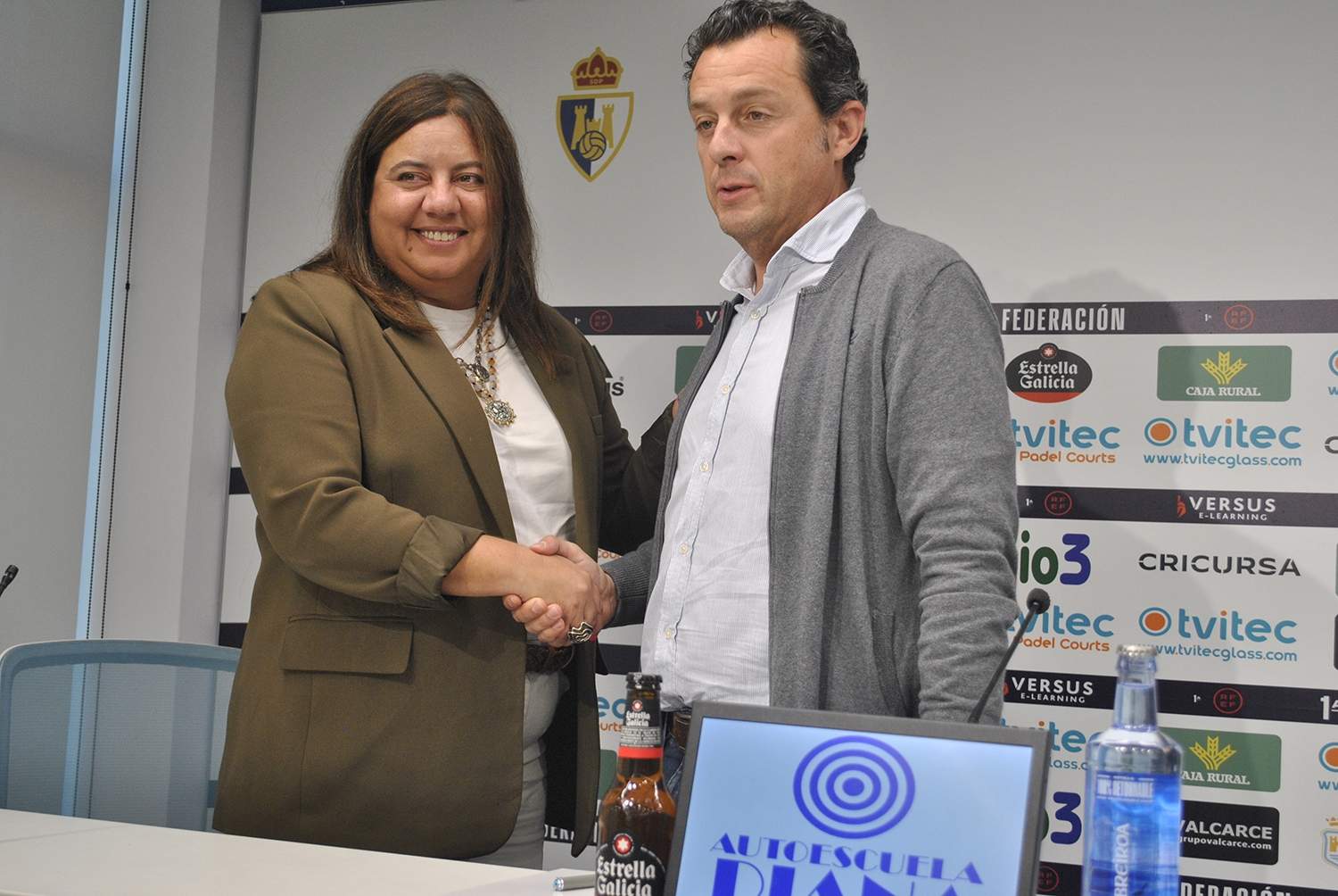 La Ponferradina renueva el acuerdo con Lares del Norte para su equipo de LALIGA Genuine.