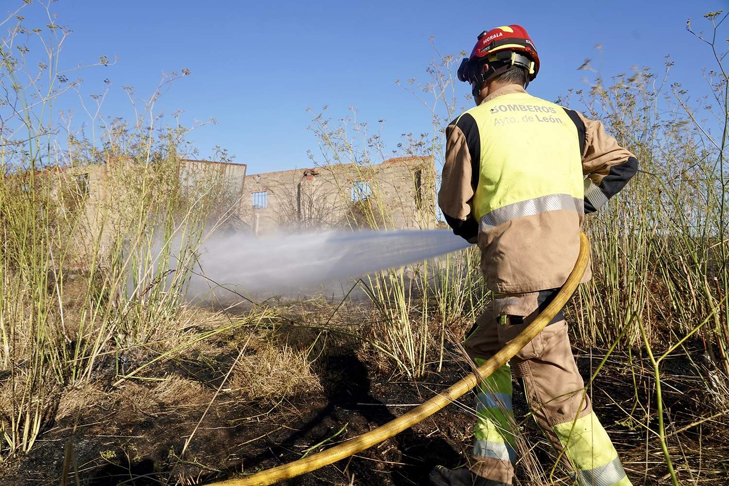 Campillo ICAL. Incendio en la localidad leonesa de Quintana de Raneros .