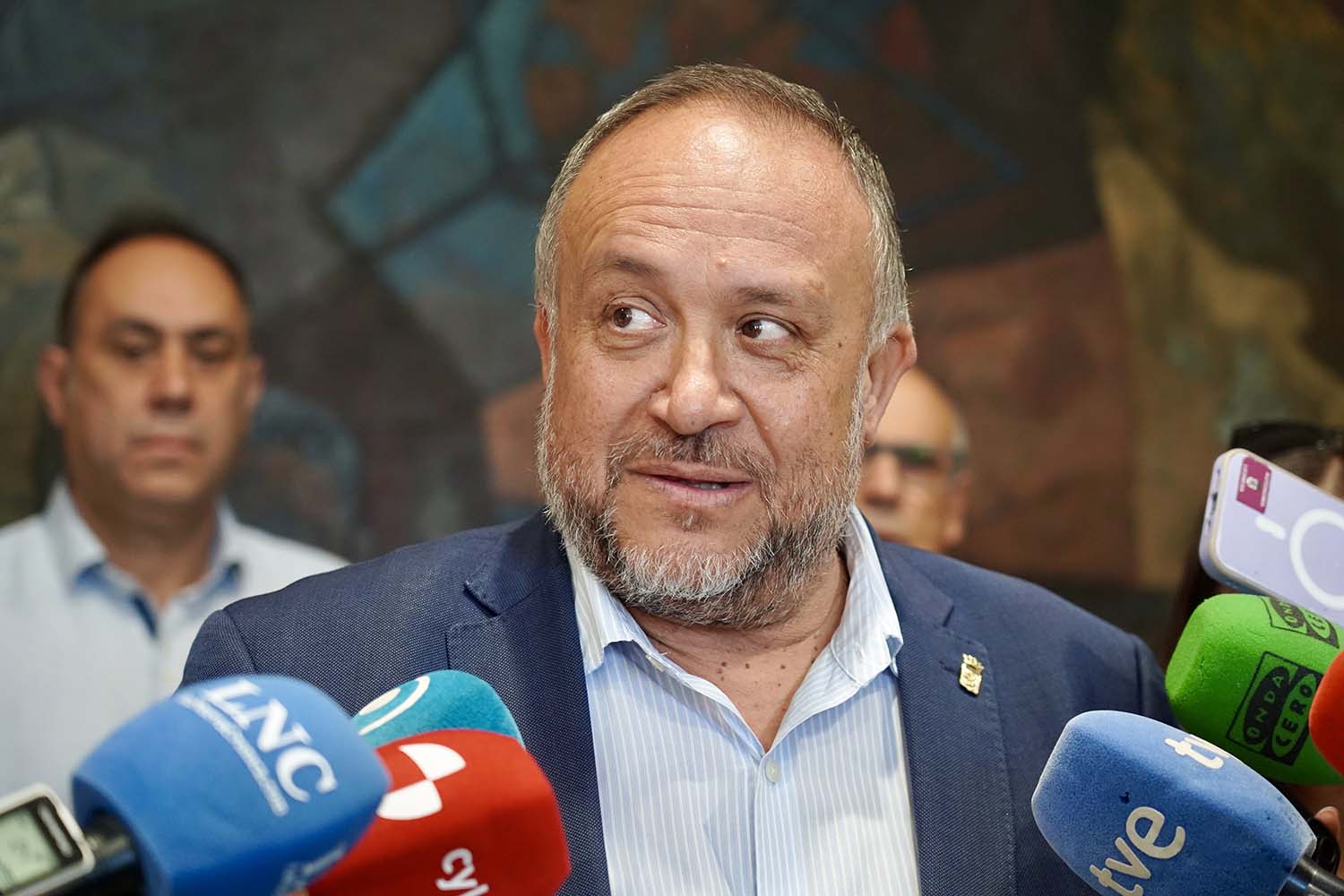 courel se reune con los afectados por los incendios