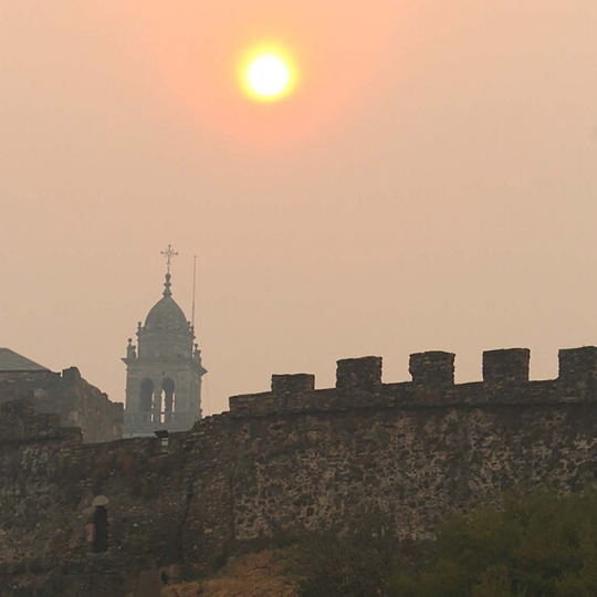 César Hornija / ICAL. Intenso humo en Ponferrada debido a los diferentes incendios | César Hornija / ICAL. Intenso humo en Ponferrada debido a los diferentes incendios |