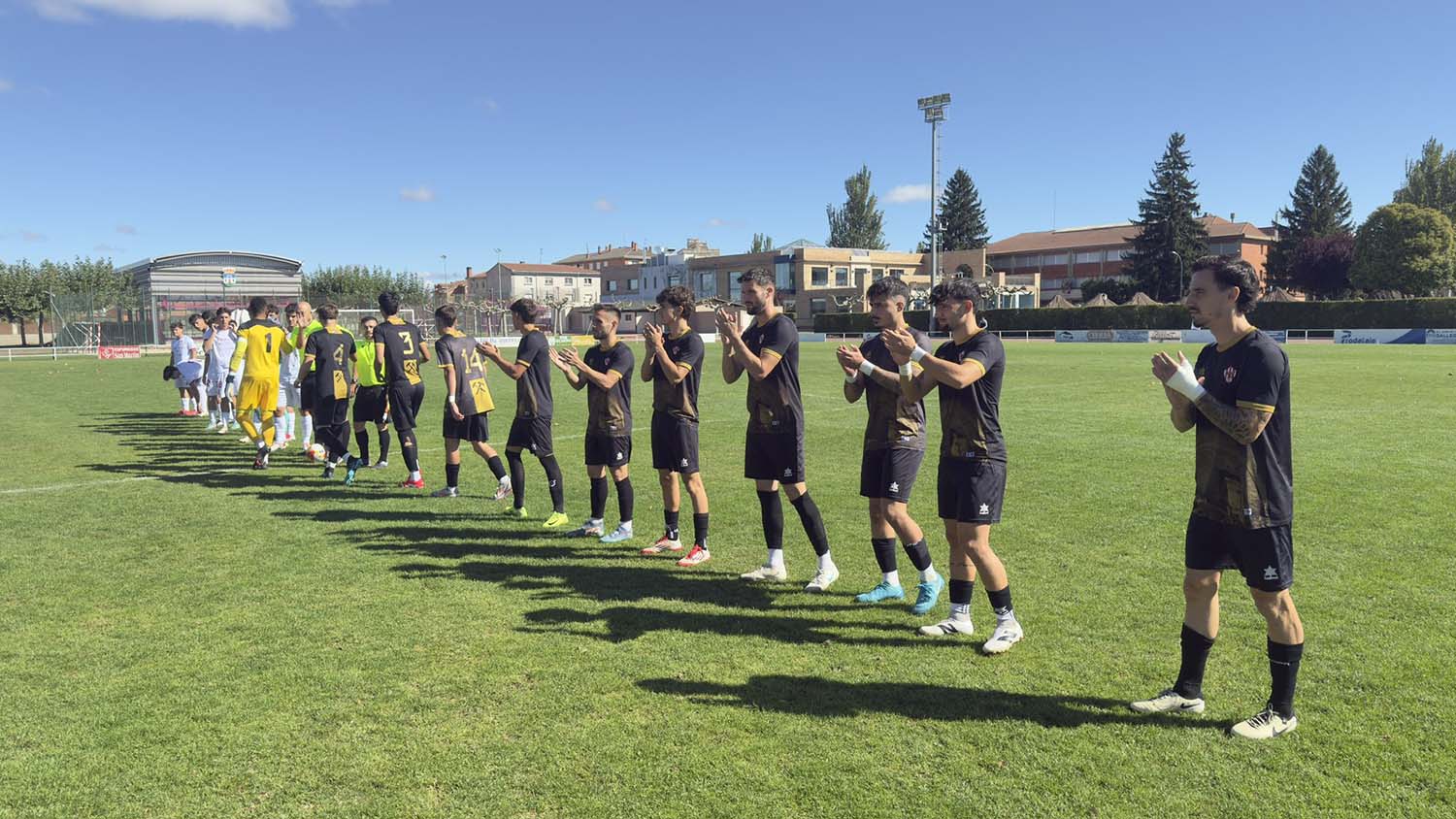 El Atlético Bembibre se impone a la Cultural Leonesa 3