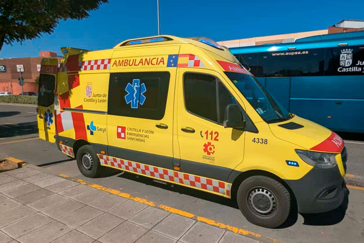 Ambulancia en una imagen de archivo. Ambulancia en una imagen de archivo.