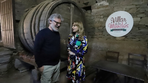 ICAL . La viceconsejera de Acción Cultural, Mar Sancho, junto al promotor del festival Villar de los Mundos, Nicolás de la Carrera, durante la presentación de la XIII edición