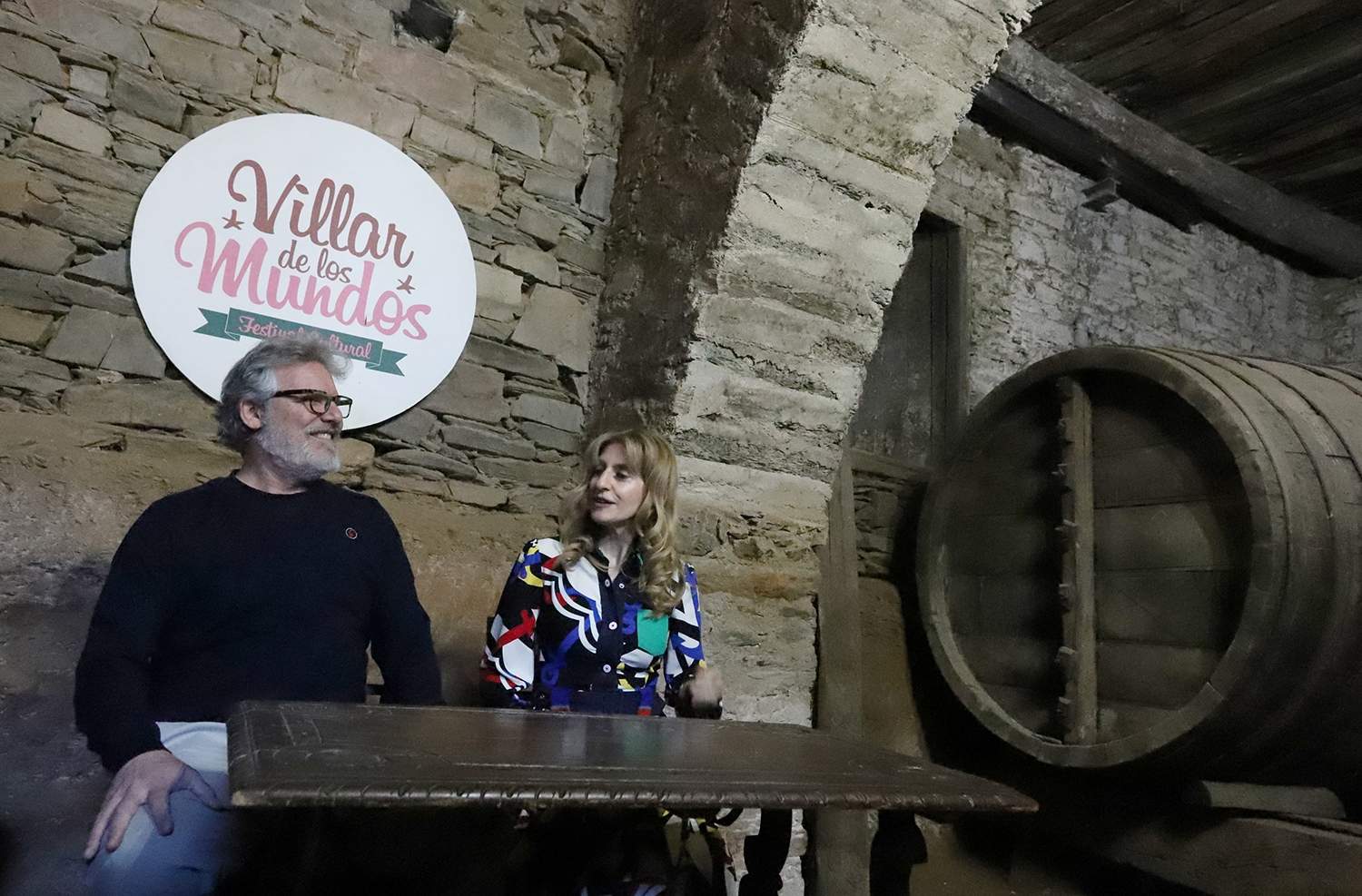 ICAL . La viceconsejera de Acción Cultural, Mar Sancho, junto al promotor del festival Villar de los Mundos, Nicolás de la Carrera, durante la presentación de la XIII edición .