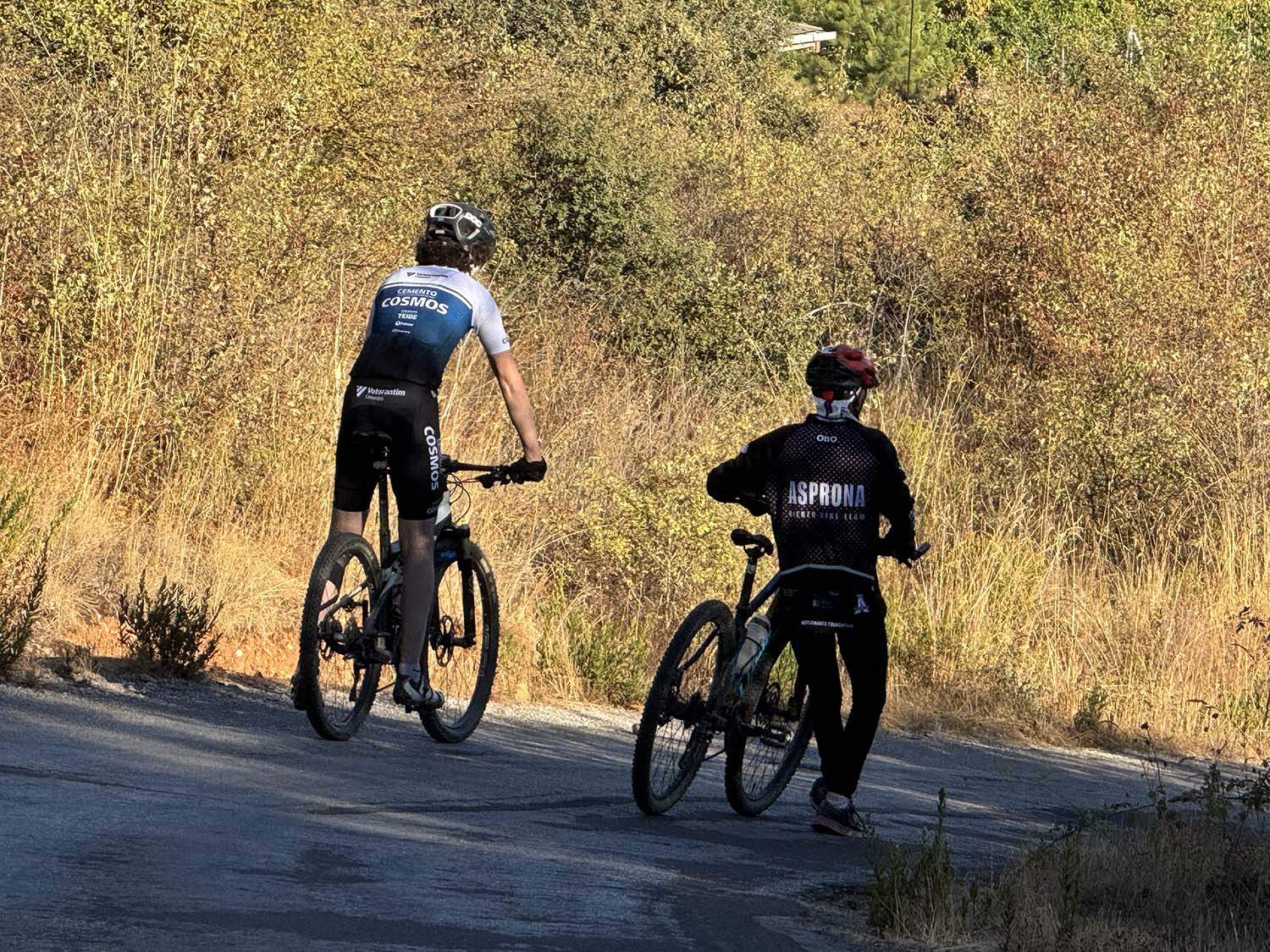Ciclistas de Asprona Bieroz
