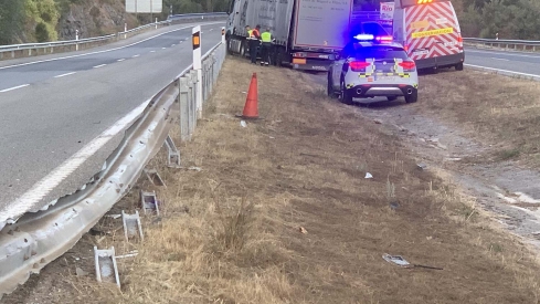 Salida del camión en la A 6 a la altura de Vega de Valcarce. Cedidas a InfoBierzo 