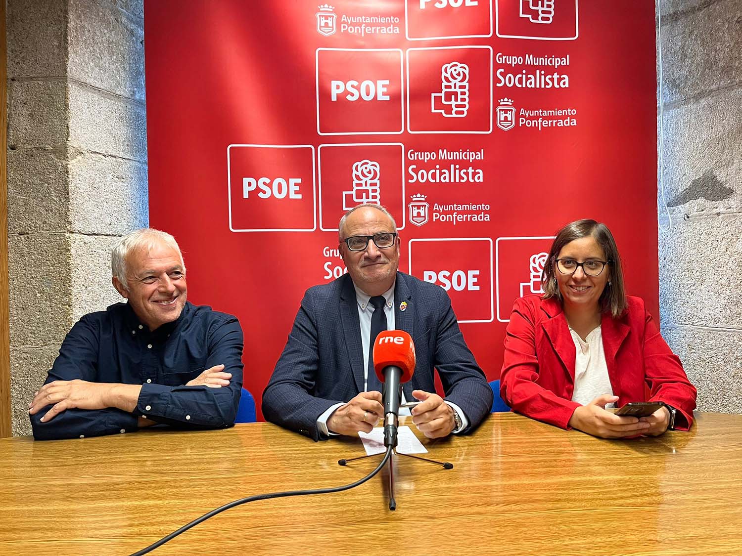 Rueda de prensa del PSOE de Ponferrada sobre las piscinas climatizadas