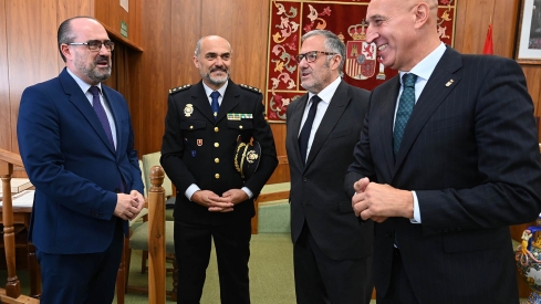 Peio García ICAL. La rectora de la Universidad de León, Nuria González, preside el acto de apertura del curso académico 2025 2026 de la institución académica, al que asisten, entre otros, la consejera de Educación .