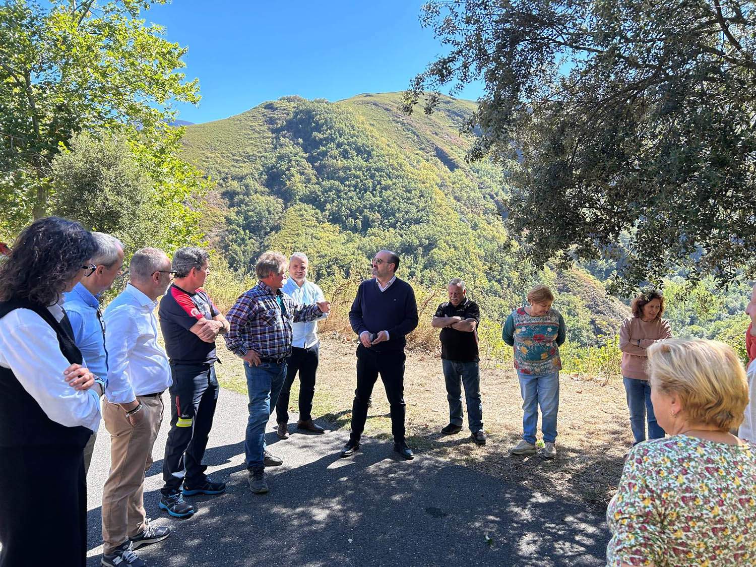Visita institucional a Montes de Valdueza.