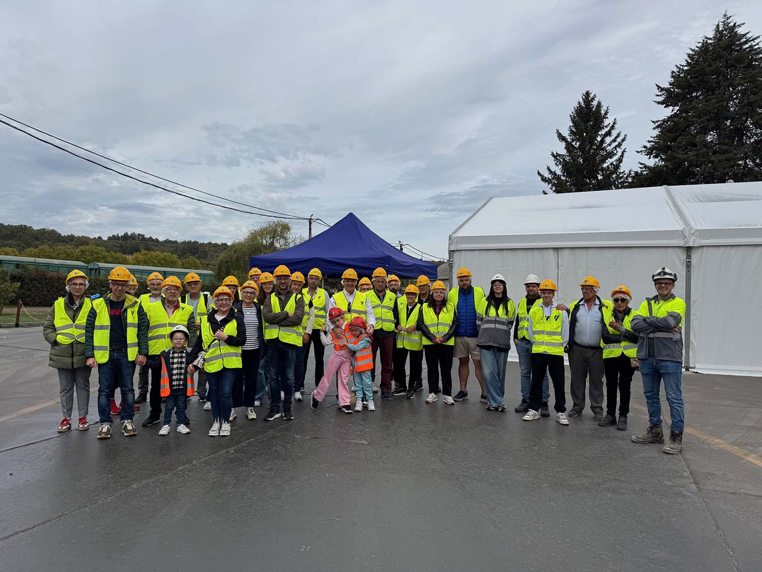 Jornada de Puertas Abiertas en Cementos Cosmos .