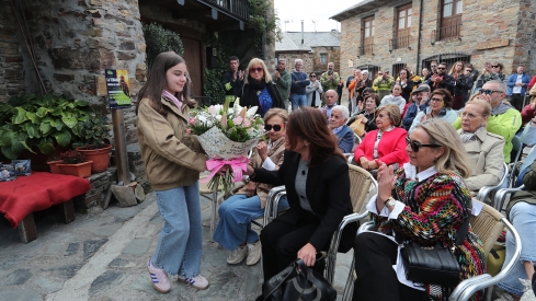 ICAL . La Asociación de Vecinos El Nogalón celebra un acto de homenaje al bombero forestal Nacho Rumbao, fallecido en acto de servicio en Espinoso de Compludo (3)