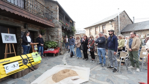 ICAL . La Asociación de Vecinos El Nogalón celebra un acto de homenaje al bombero forestal Nacho Rumbao, fallecido en acto de servicio en Espinoso de Compludo 