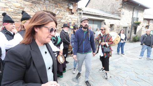 ICAL . La Asociación de Vecinos El Nogalón celebra un acto de homenaje al bombero forestal Nacho Rumbao, fallecido en acto de servicio en Espinoso de Compludo (19)