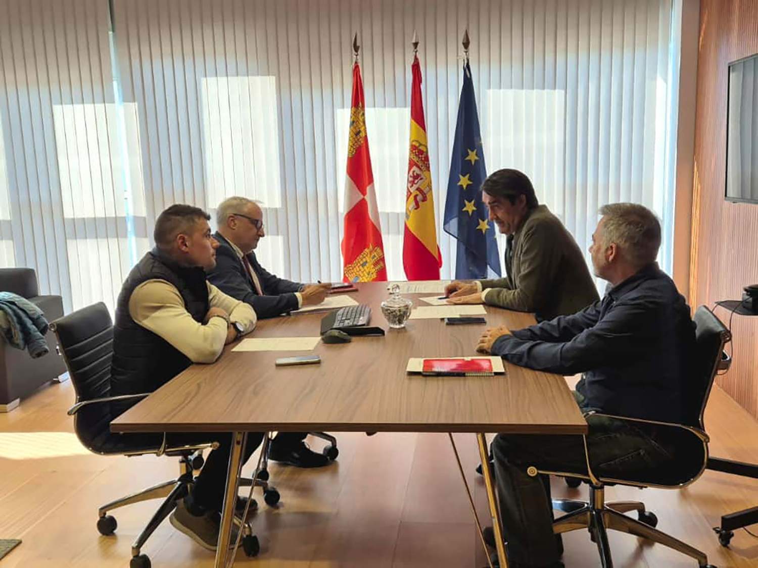 Reunión de Olegario Ramón con Suárez Quiñones Reunión de Olegario Ramón con Suárez Quiñones