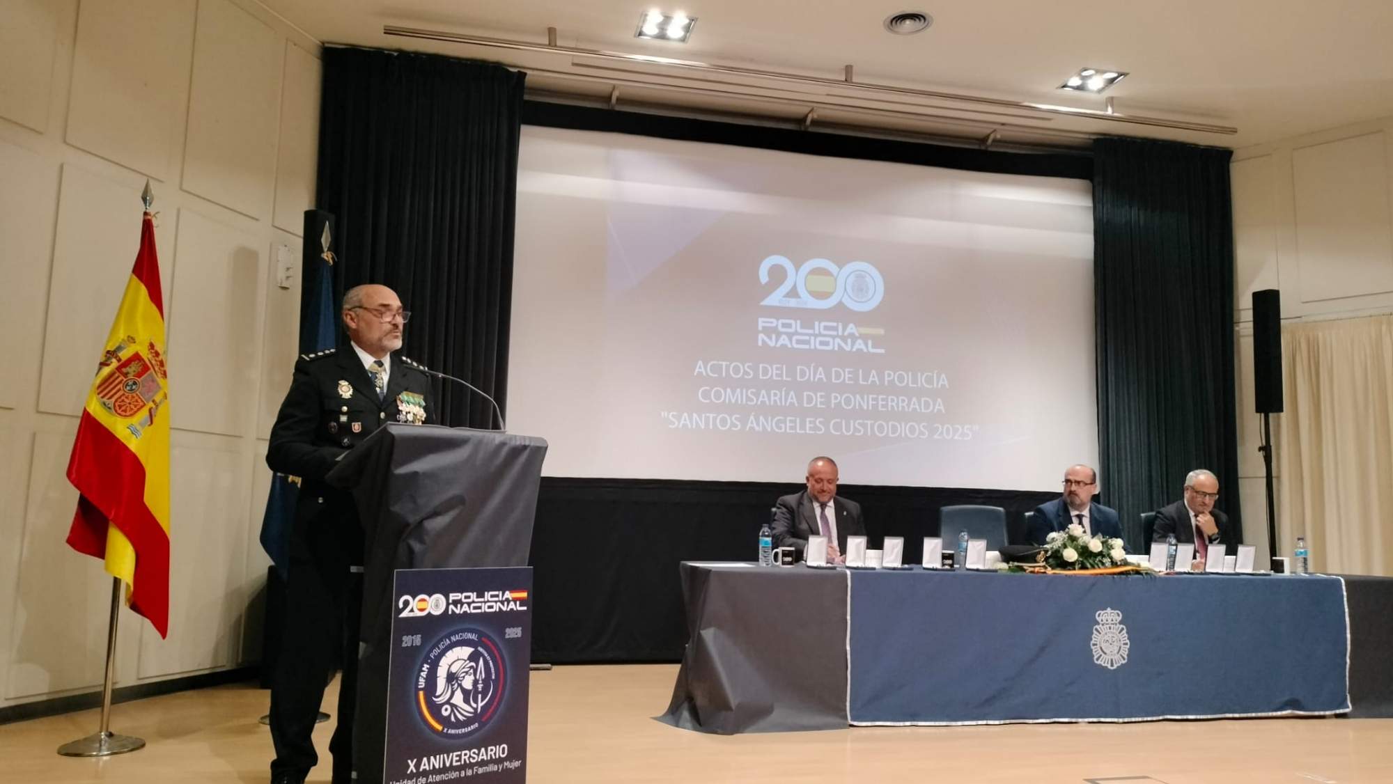 La Policía Nacional ha celebrado este jueves la festividad de su patrón en Ponferrada (2)