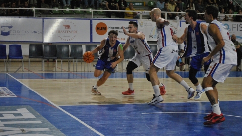 Clínica Ponferrada logra un trabajado triunfo en el estreno ante Clavijo