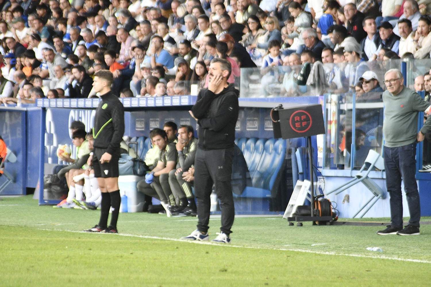 El entrenador de la Ponferradina, Fernando Estévez 