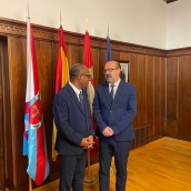 Ulisses Correia e Silva fue recibido en el Ayuntamiento de Ponferrada por el alcalde Marco Morala (1)