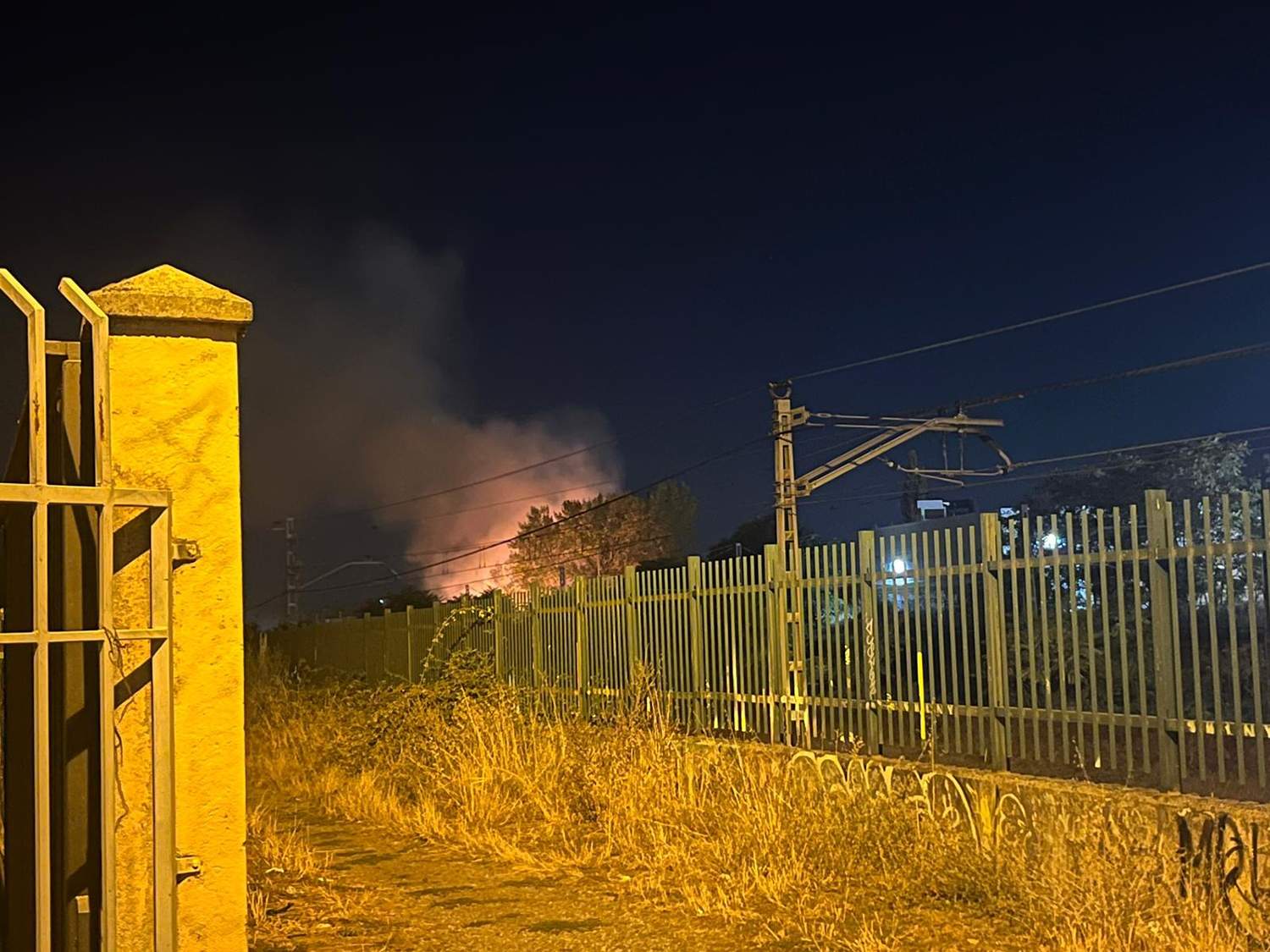 Incendio en las locomotoras de La Minero.