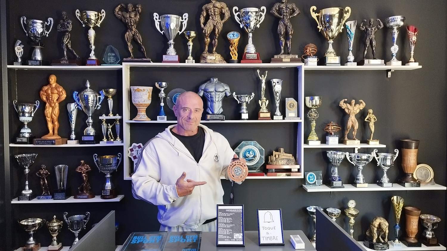 El culturista berciano, Domingo Uría