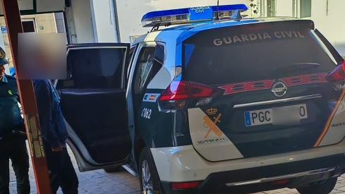 Detenido en Cacabelos por un supuesto delito de estafa y blanqueo de capitales en la venta de animales de compañía por internet 