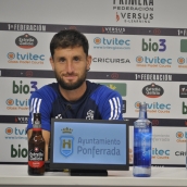 Borja Valle pide paciencia a la afición de la Ponferradina: "No hay argumentos para valorar una temporada por cinco jornadas"