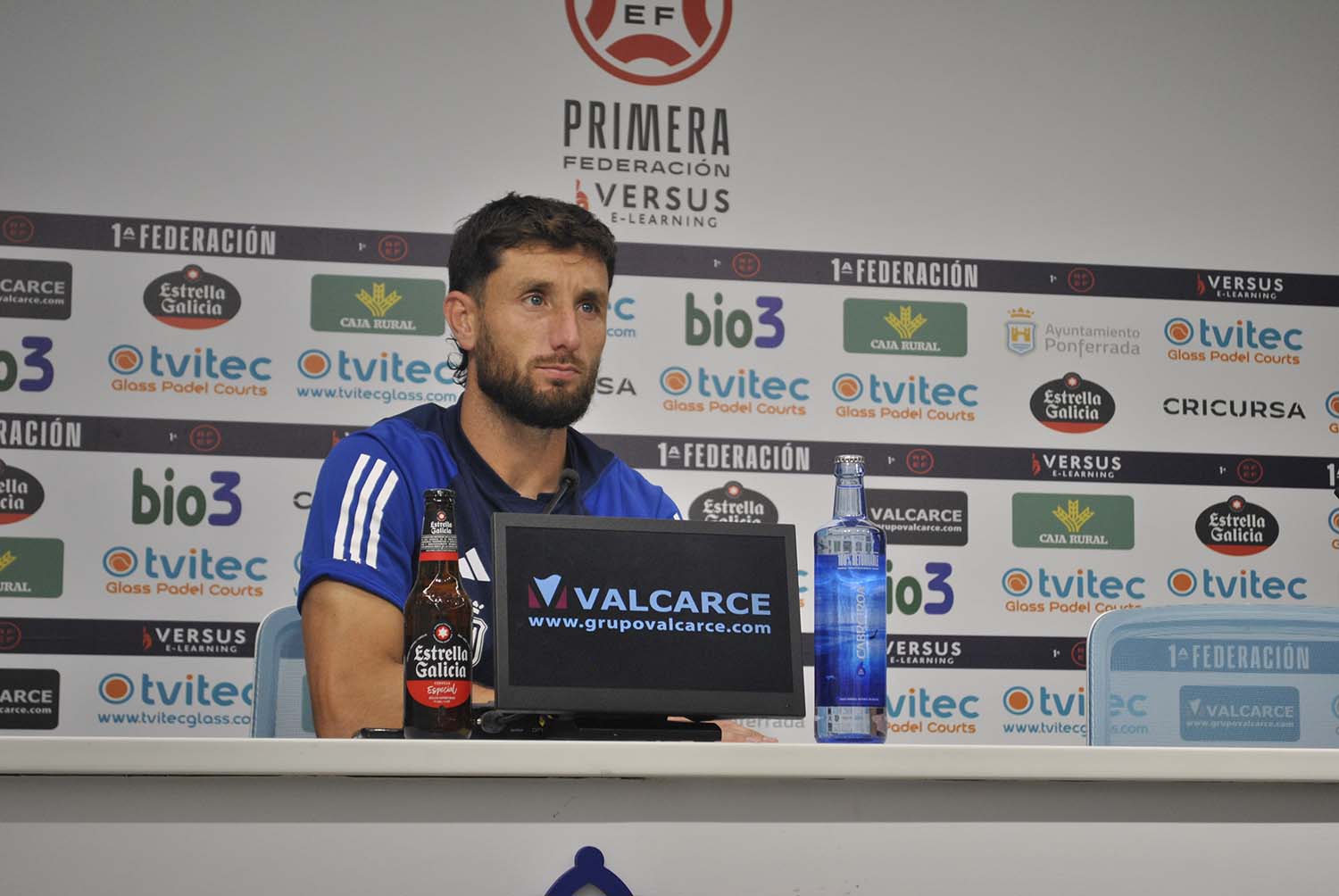 Borja Valle en rueda de prensa