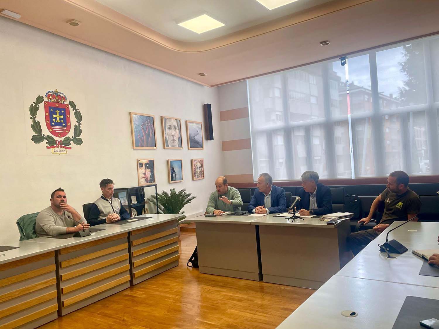 La Junta pide avisar al 112 ante avistamientos de oso pardo en Laciana y el Alto Sil